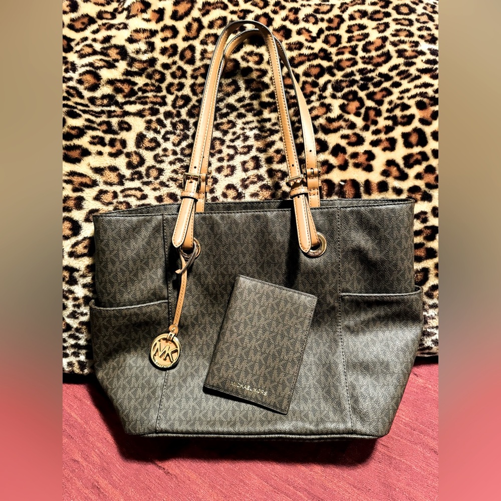 New Michale Kors purse and wallet